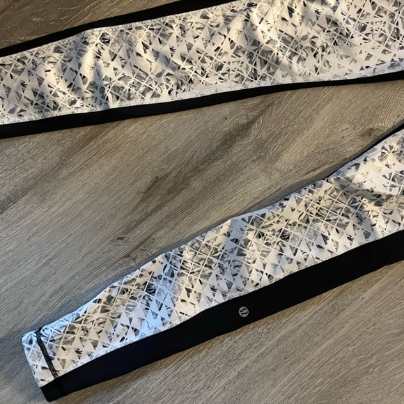 Lululemon leggings - Picture 3 of 8
